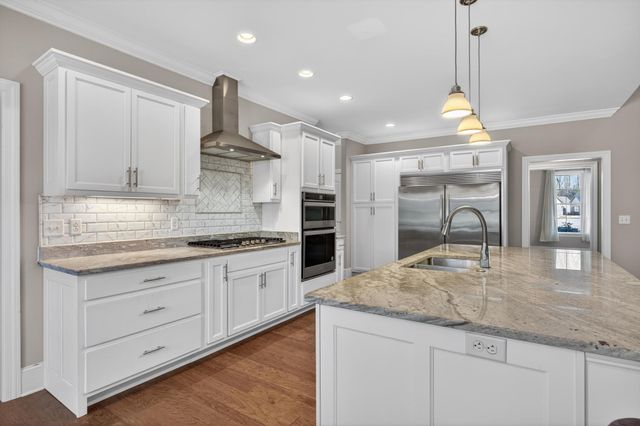 404 Canyon Springs Drive, Hixson, TN 37343