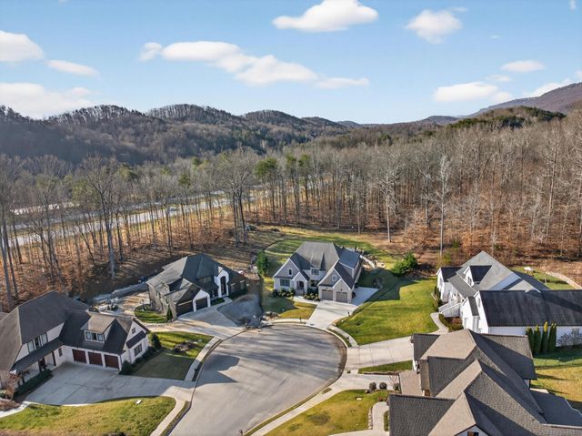 404 Canyon Springs Drive, Hixson, TN 37343