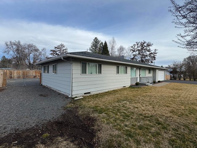 3267 Hope Street, Klamath Falls, OR 97603