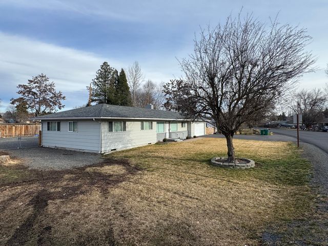 3267 Hope Street, Klamath Falls, OR 97603