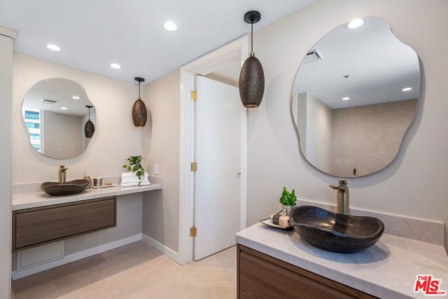 10550 Wilshire Boulevard 1204, Los Angeles, CA 90024