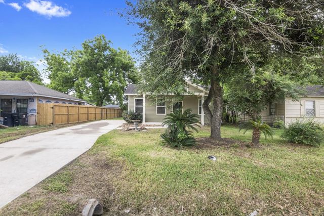 3618 Rockingham Street, Houston, TX 77051