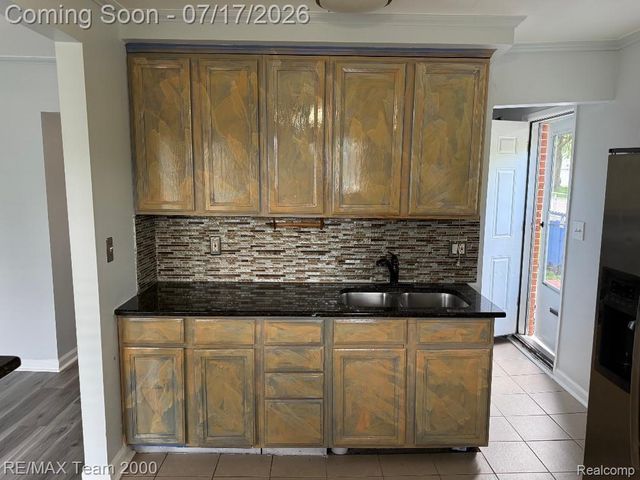 3912 S Gulley Road, Dearborn Heights, MI 48125