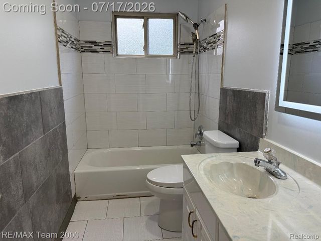 3912 S Gulley Road, Dearborn Heights, MI 48125