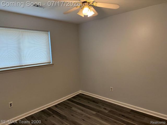 3912 S Gulley Road, Dearborn Heights, MI 48125
