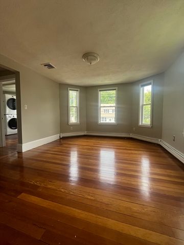 336 Lincoln Ave 2, Saugus, MA 01906
