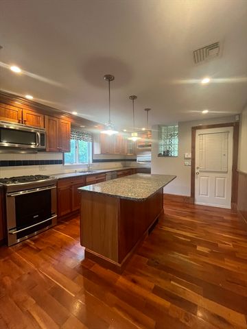 336 Lincoln Ave 2, Saugus, MA 01906