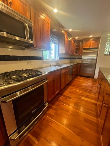 336 Lincoln Ave 2, Saugus, MA 01906