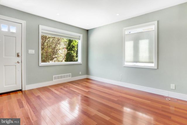 5-A CUSTIS AVE E, Alexandria, VA 22301