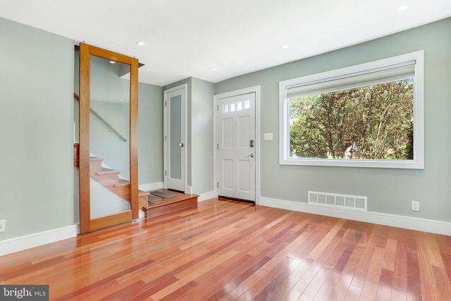 5-A CUSTIS AVE E, Alexandria, VA 22301