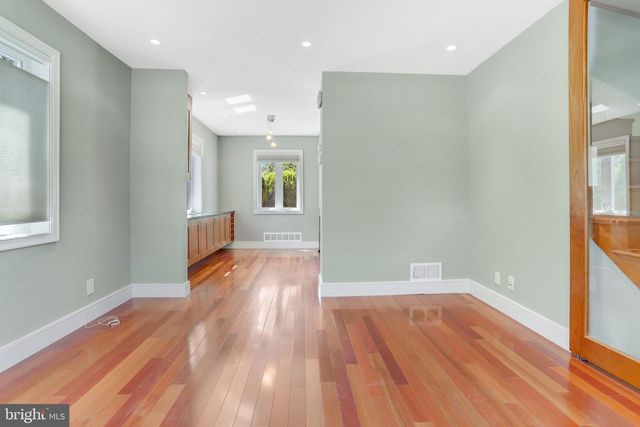 5-A CUSTIS AVE E, Alexandria, VA 22301