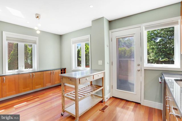 5-A CUSTIS AVE E, Alexandria, VA 22301