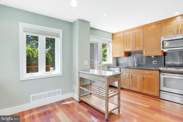 5-A CUSTIS AVE E, Alexandria, VA 22301