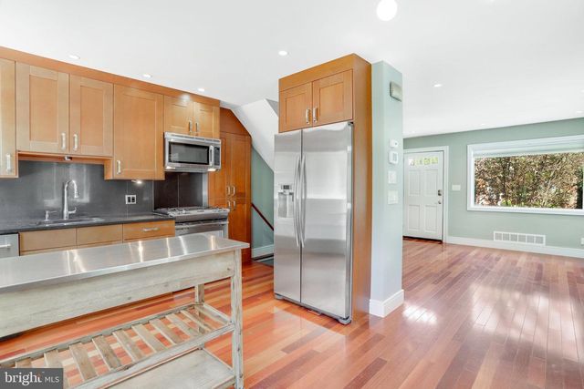 5-A CUSTIS AVE E, Alexandria, VA 22301