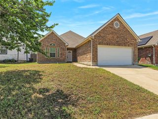 8425 Whitney Drive, White Settlement, TX 76108