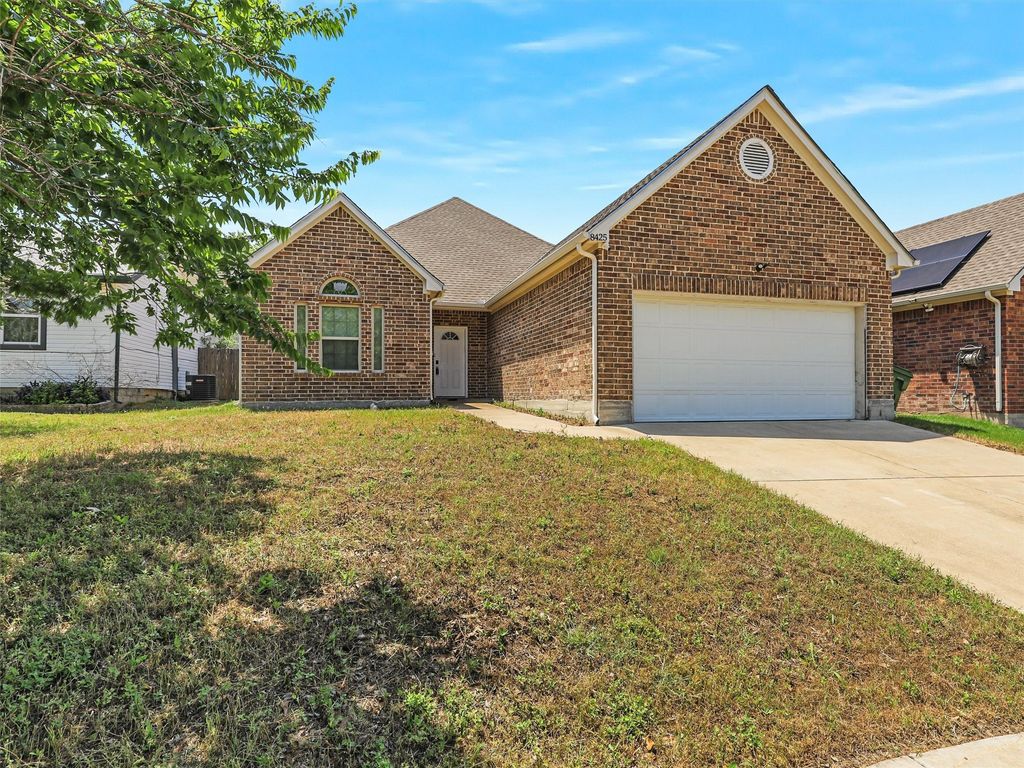 8425 Whitney Drive, White Settlement, TX 76108
