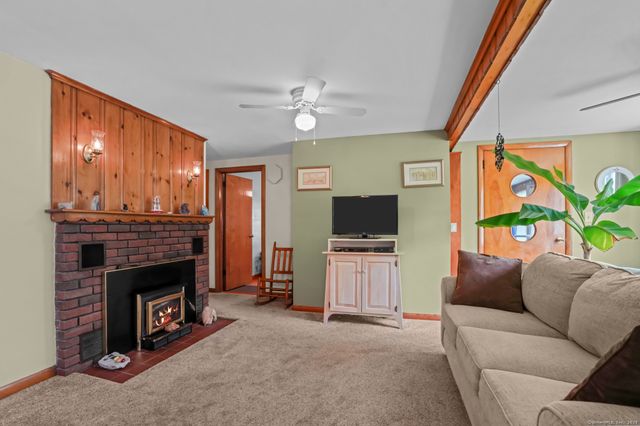 53 Cleveland Street, Putnam, CT 06260