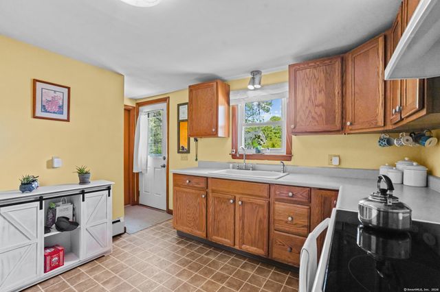 53 Cleveland Street, Putnam, CT 06260