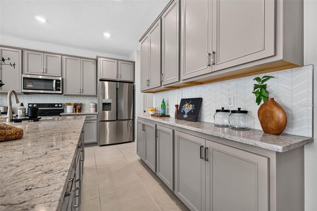 11301 BEACH WALK WAY NE, St Petersburg, FL 33716