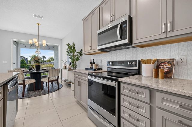 11301 BEACH WALK WAY NE, St Petersburg, FL 33716