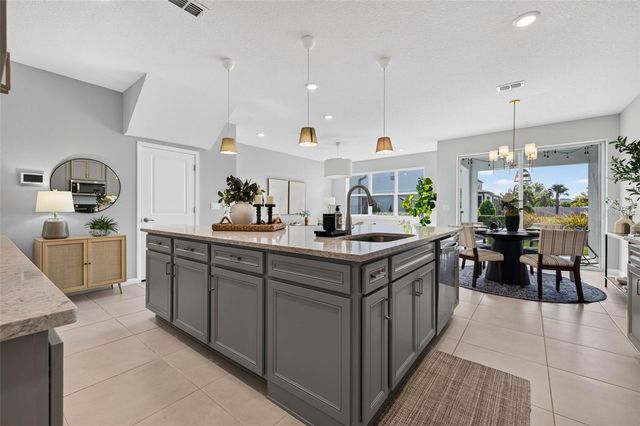 11301 BEACH WALK WAY NE, St Petersburg, FL 33716