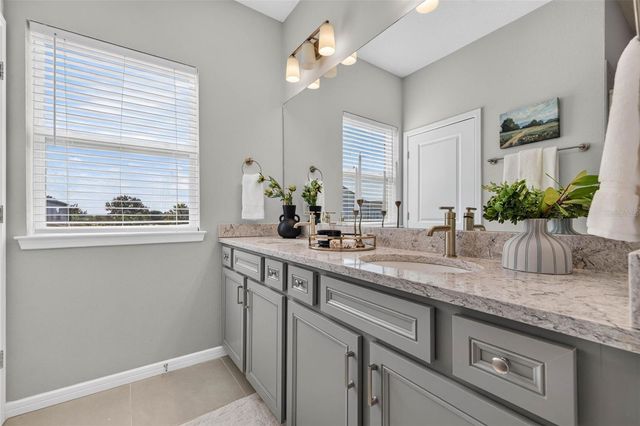 11301 BEACH WALK WAY NE, St Petersburg, FL 33716