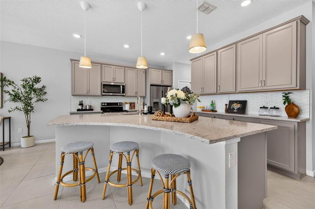 11301 BEACH WALK WAY NE, St Petersburg, FL 33716