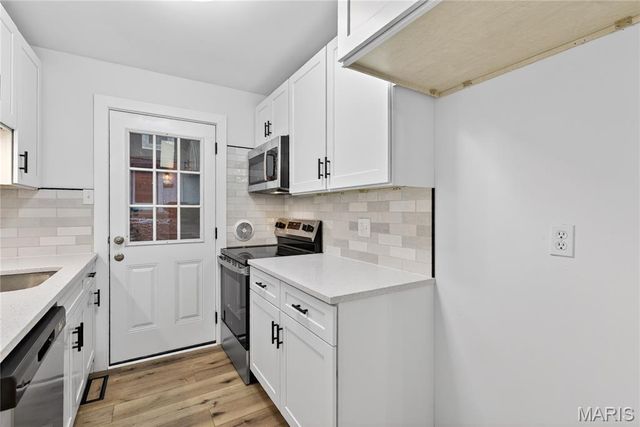 4392 Chateau De Ville Drive A, St Louis, MO 63129