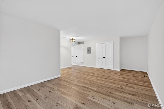 4392 Chateau De Ville Drive A, St Louis, MO 63129