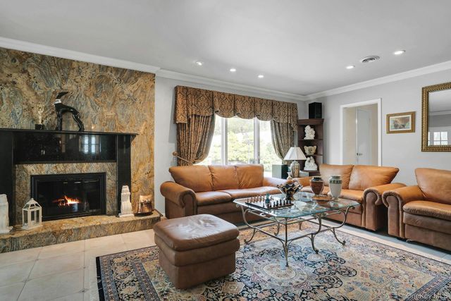 39 McLane Drive, Dix Hills, NY 11746