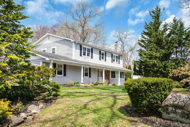 39 McLane Drive, Dix Hills, NY 11746