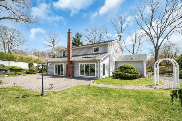 39 McLane Drive, Dix Hills, NY 11746