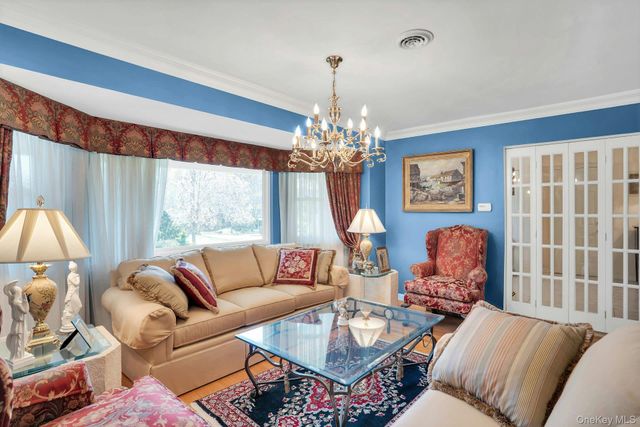 39 McLane Drive, Dix Hills, NY 11746