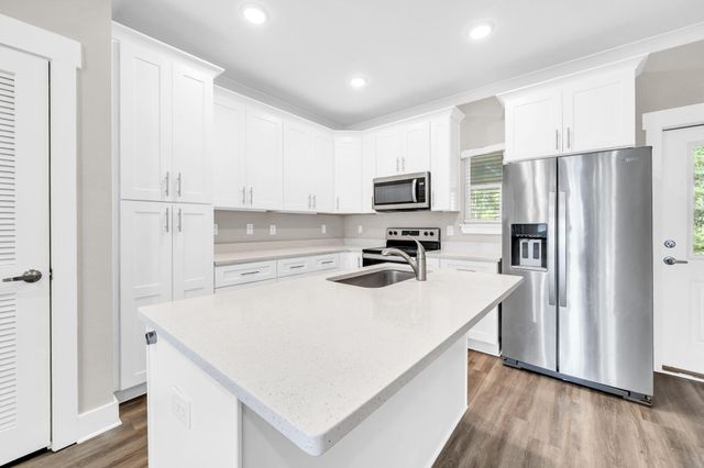 284 North Sand Palm, Freeport, FL 32439