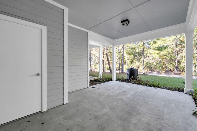 284 North Sand Palm, Freeport, FL 32439