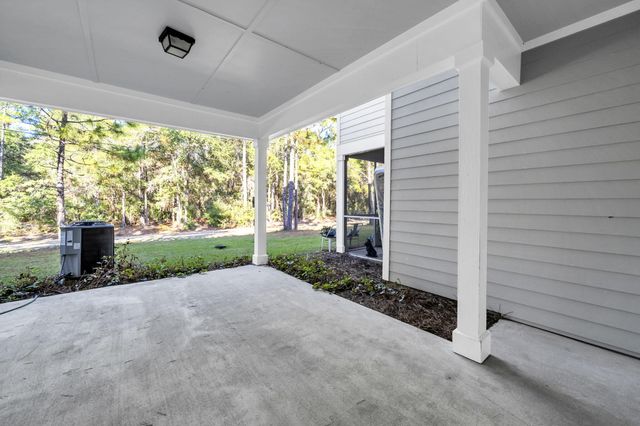 284 North Sand Palm, Freeport, FL 32439