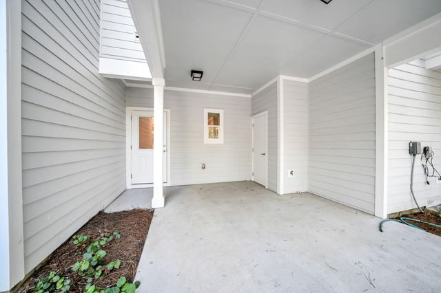 284 North Sand Palm, Freeport, FL 32439