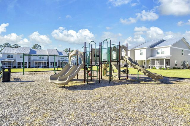 284 North Sand Palm, Freeport, FL 32439