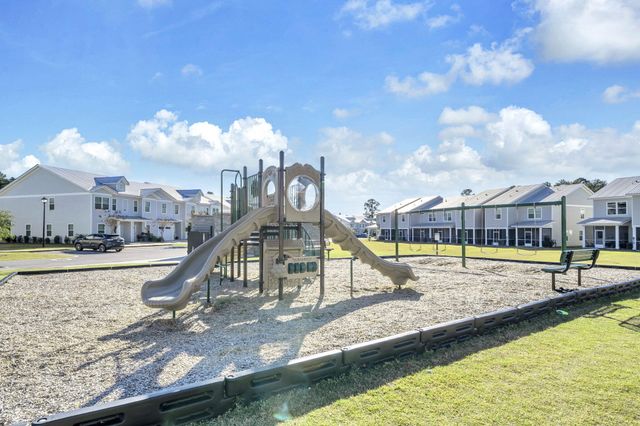 284 North Sand Palm, Freeport, FL 32439