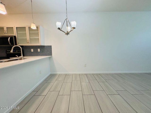 2354 E HUNTINGTON Drive, Phoenix, AZ 85040