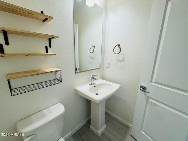 2354 E HUNTINGTON Drive, Phoenix, AZ 85040