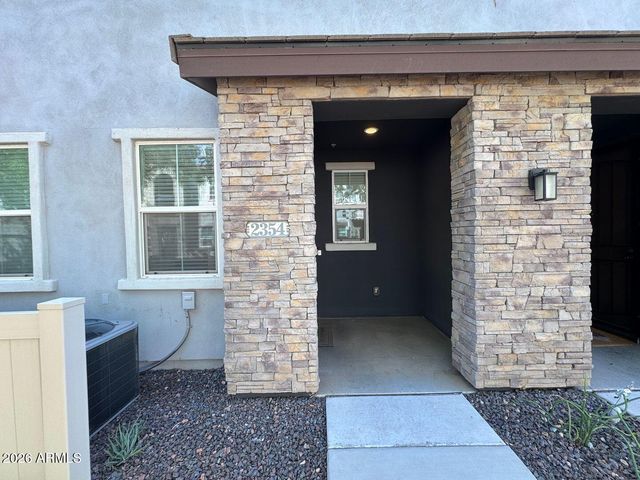 2354 E HUNTINGTON Drive, Phoenix, AZ 85040