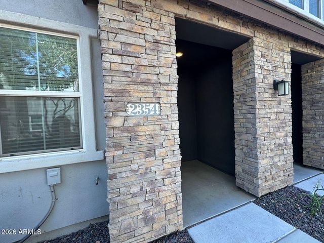 2354 E HUNTINGTON Drive, Phoenix, AZ 85040
