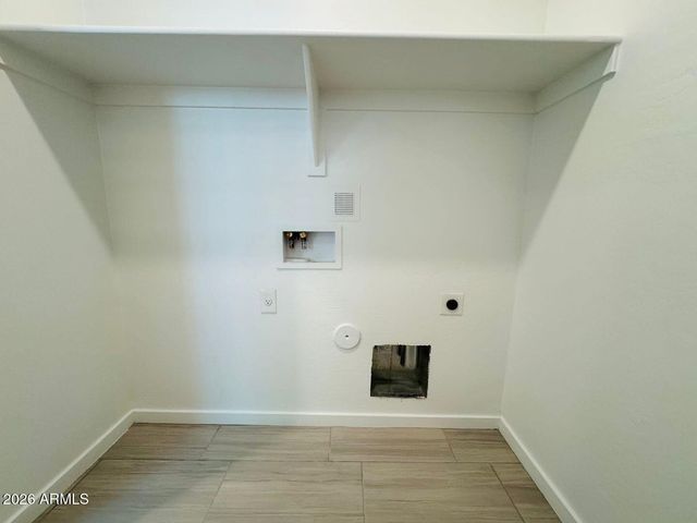 2354 E HUNTINGTON Drive, Phoenix, AZ 85040