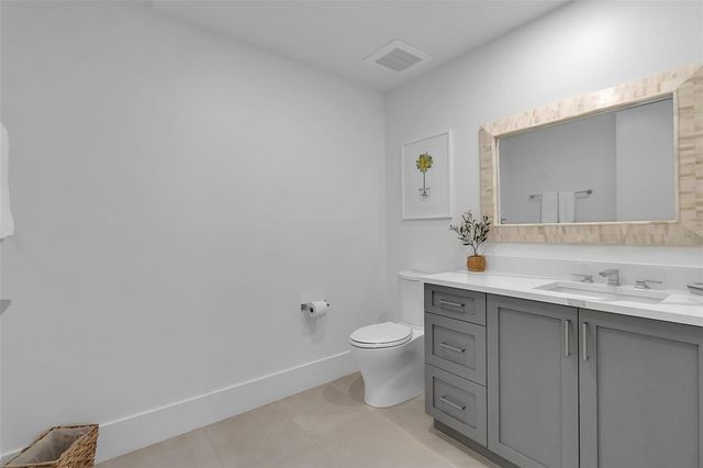 1035 SEASIDE DRIVE 308, Sarasota, FL 34242