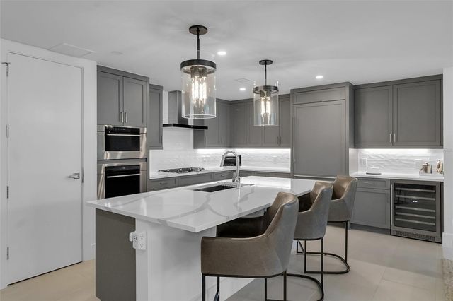 1035 SEASIDE DRIVE 308, Sarasota, FL 34242