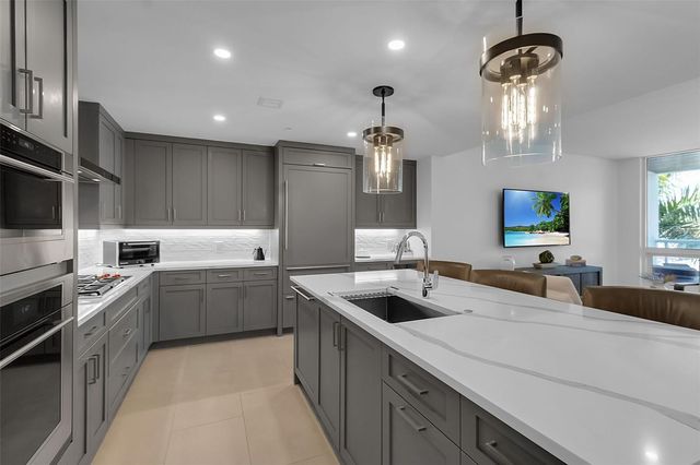1035 SEASIDE DRIVE 308, Sarasota, FL 34242