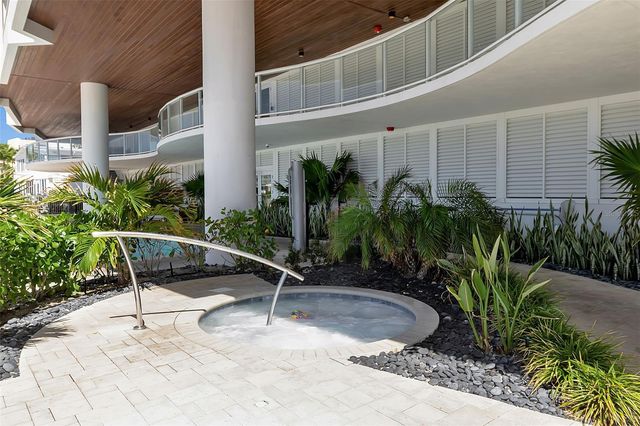 1035 SEASIDE DRIVE 308, Sarasota, FL 34242