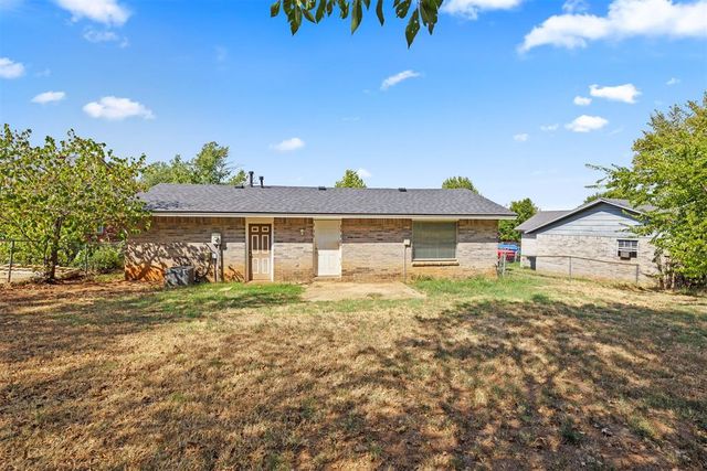 410 Jarman Drive, Mcloud, OK 74851