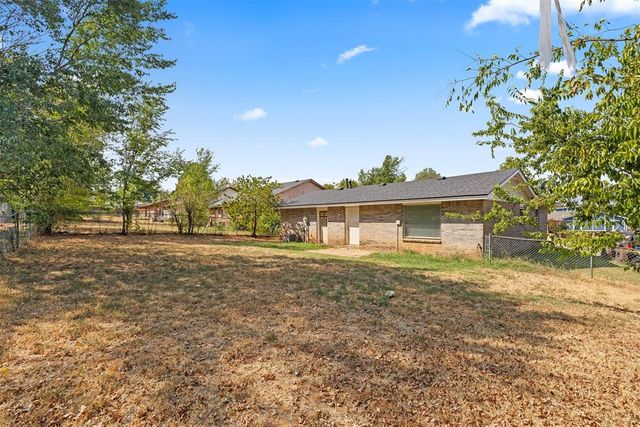410 Jarman Drive, Mcloud, OK 74851